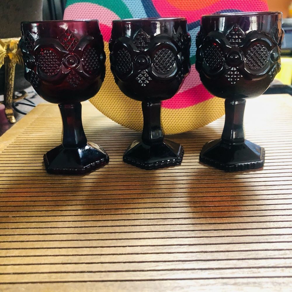 AVON CAPE COD 1876 WINE GLASSES (3)